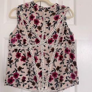 Women’s medium Joyfolie floral cap sleeve top